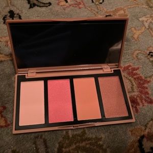 New! Whispering rose palette